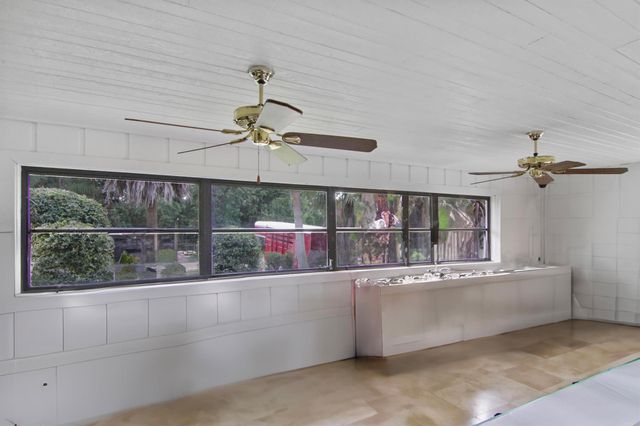 6329 Park Lane E, Lake Worth, FL 33449