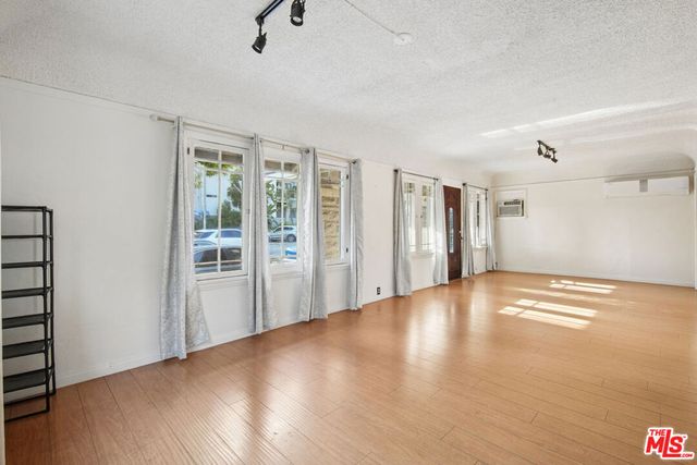 1238 N Gardner Street, West Hollywood, CA 90046