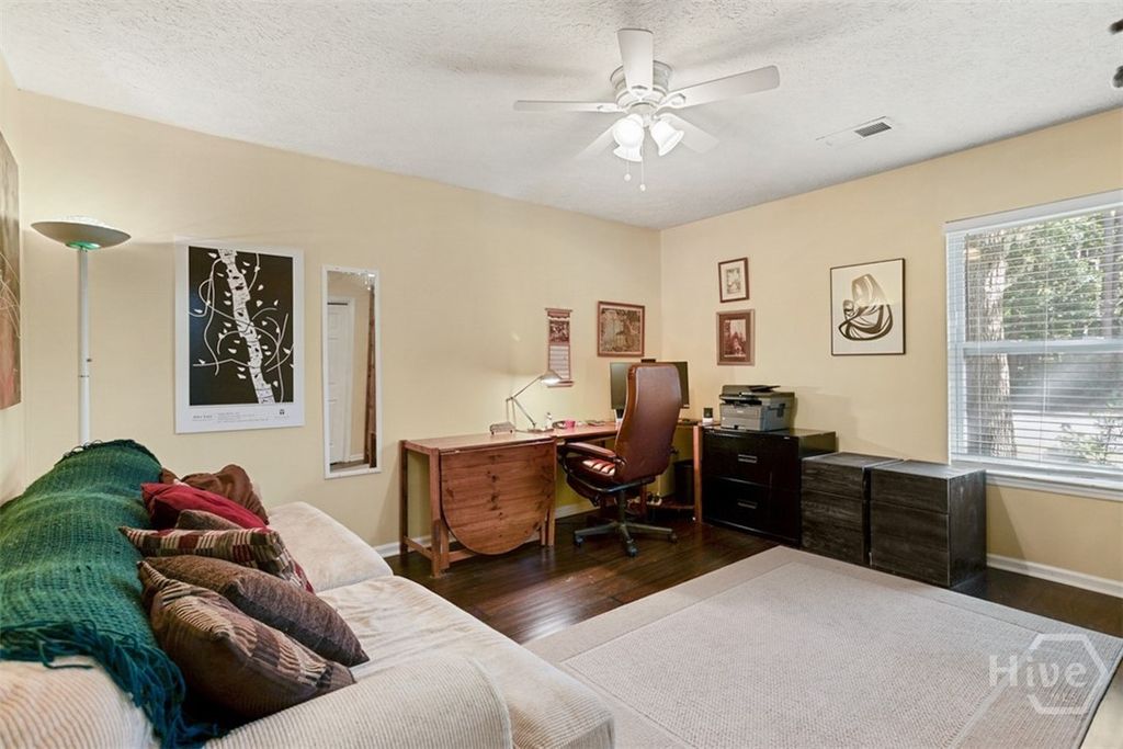 Image 31 of property listing at 220 N Cromwell Road, Savannah, GA 31410