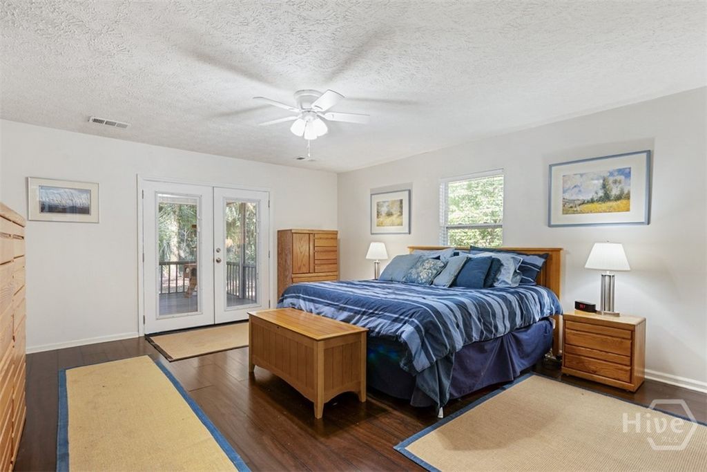 Image 34 of property listing at 220 N Cromwell Road, Savannah, GA 31410