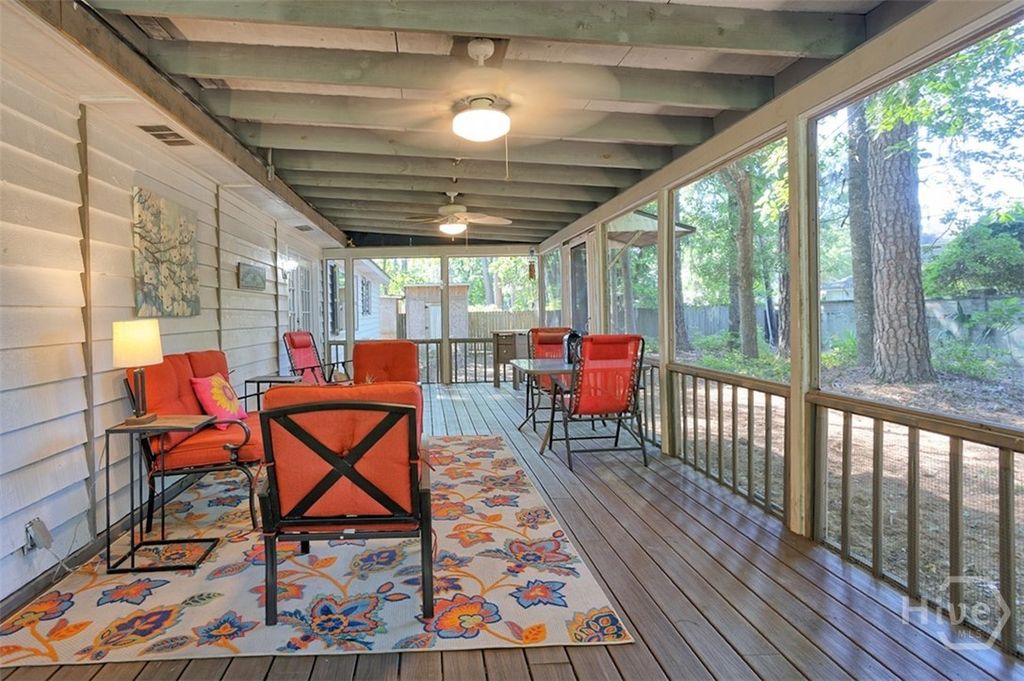 Image 39 of property listing at 220 N Cromwell Road, Savannah, GA 31410
