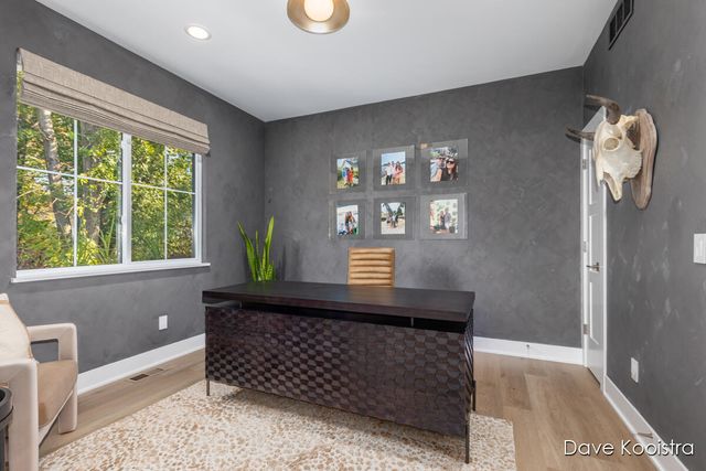 5644 Cascade Road, Grand Rapids, MI 49546