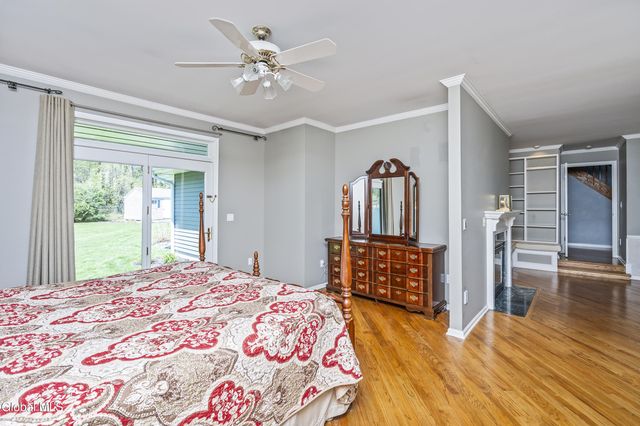 950 Gloucester Place, Niskayuna, NY 12309
