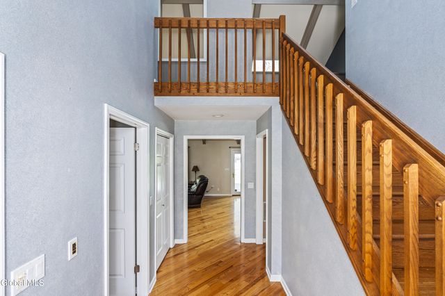 950 Gloucester Place, Niskayuna, NY 12309