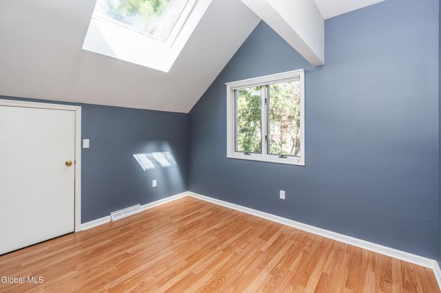 950 Gloucester Place, Niskayuna, NY 12309