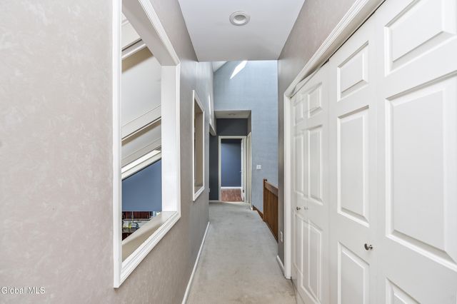 950 Gloucester Place, Niskayuna, NY 12309