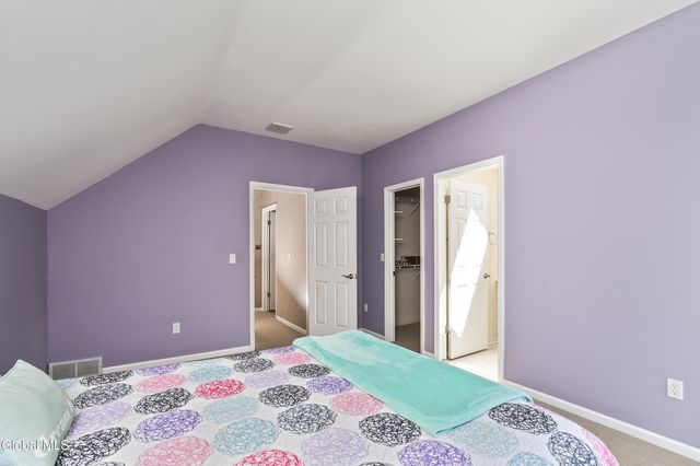 950 Gloucester Place, Niskayuna, NY 12309