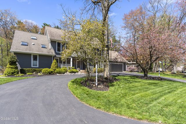 950 Gloucester Place, Niskayuna, NY 12309