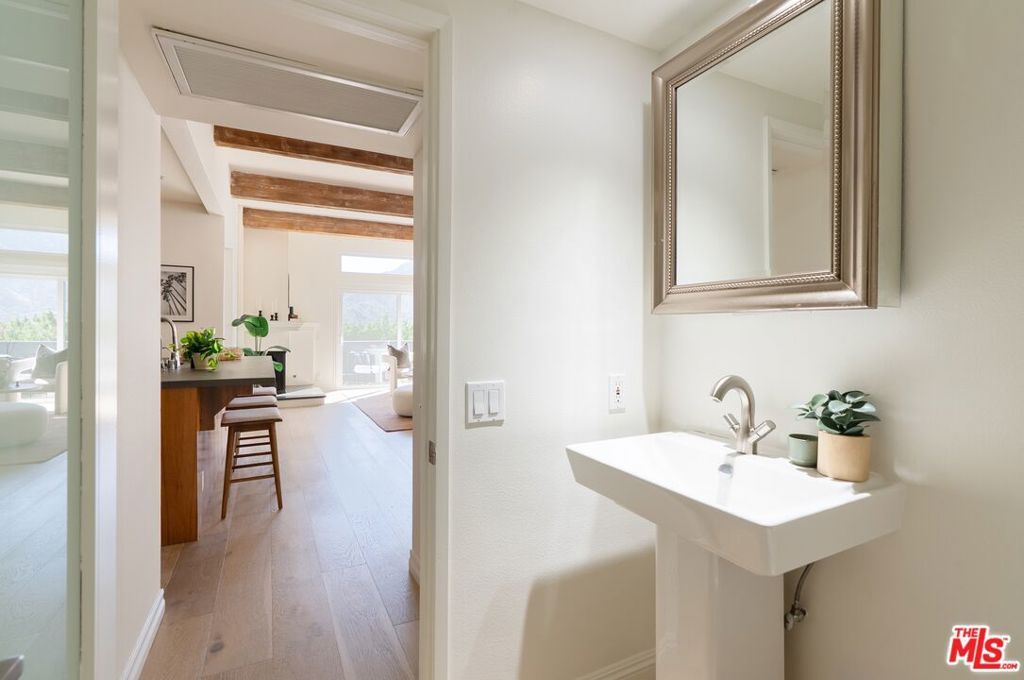 Image 11 of property listing at 1692 Michael Lane, Los Angeles, CA 90272