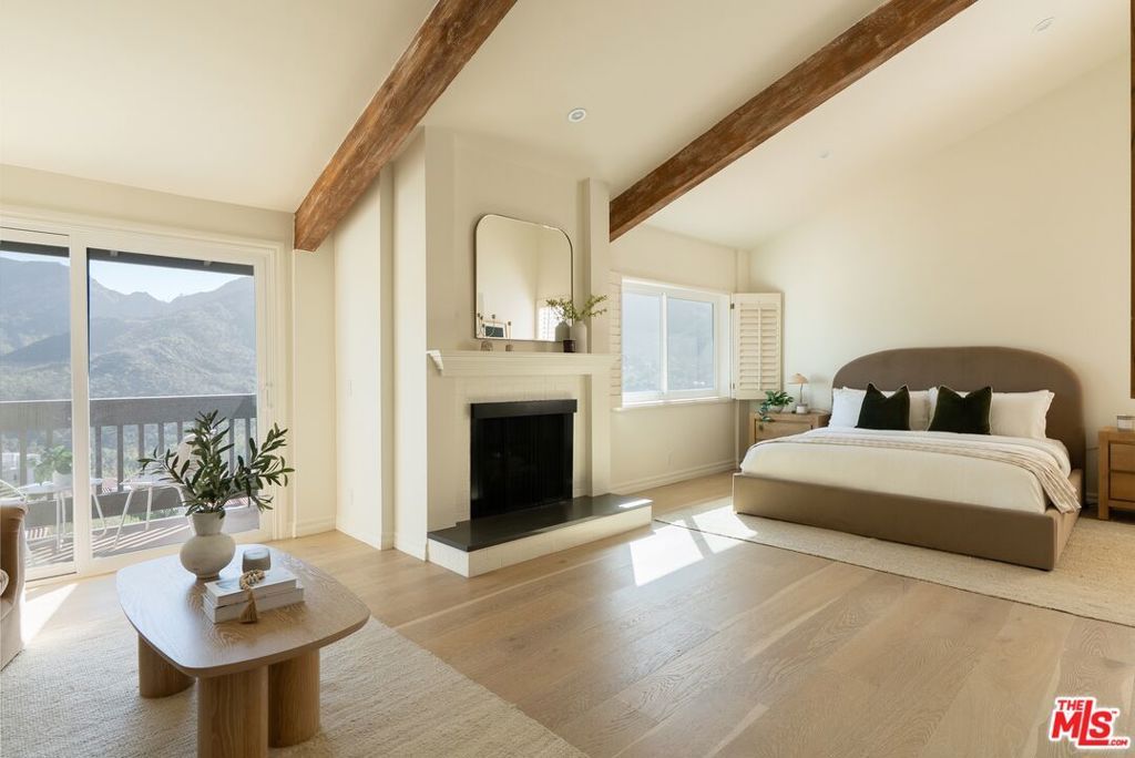 Image 13 of property listing at 1692 Michael Lane, Los Angeles, CA 90272