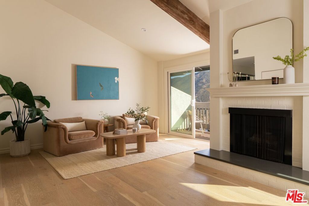 Image 14 of property listing at 1692 Michael Lane, Los Angeles, CA 90272