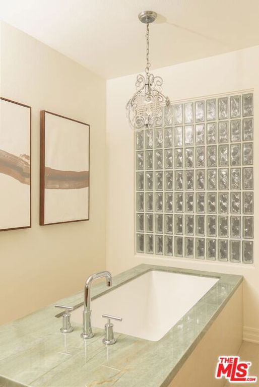 Image 17 of property listing at 1692 Michael Lane, Los Angeles, CA 90272