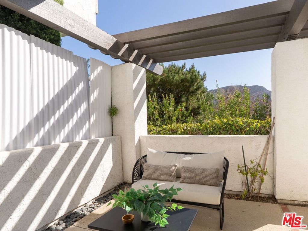 Image 26 of property listing at 1692 Michael Lane, Los Angeles, CA 90272