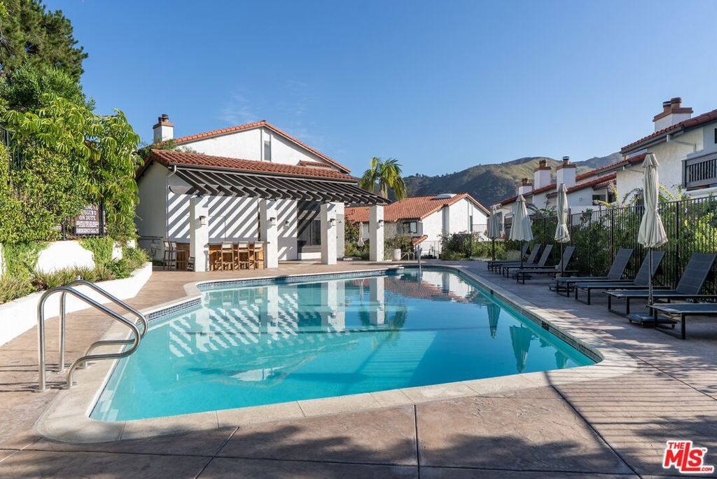 Image 28 of property listing at 1692 Michael Lane, Los Angeles, CA 90272