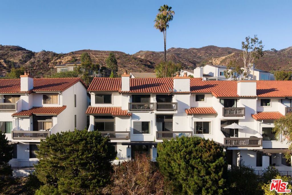 Image 31 of property listing at 1692 Michael Lane, Los Angeles, CA 90272