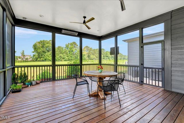 372 Meadow Walk Drive, Fuquay Varina, NC 27526