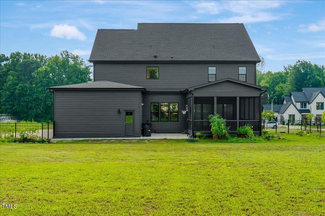 372 Meadow Walk Drive, Fuquay Varina, NC 27526