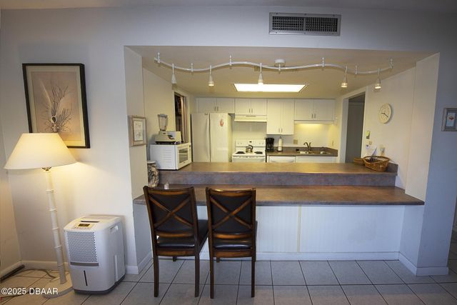 1571 S Atlantic Ave Apt 111, New Smyrna Beach, FL 32169