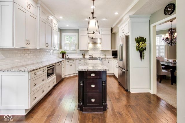 10878 Pine Bluff Drive, Fishers, IN 46037
