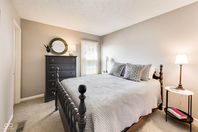 10878 Pine Bluff Drive, Fishers, IN 46037