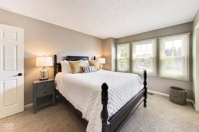 10878 Pine Bluff Drive, Fishers, IN 46037