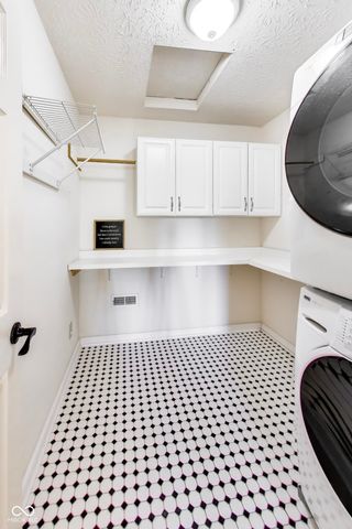 10878 Pine Bluff Drive, Fishers, IN 46037