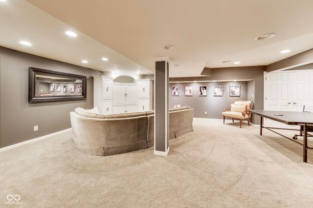 10878 Pine Bluff Drive, Fishers, IN 46037