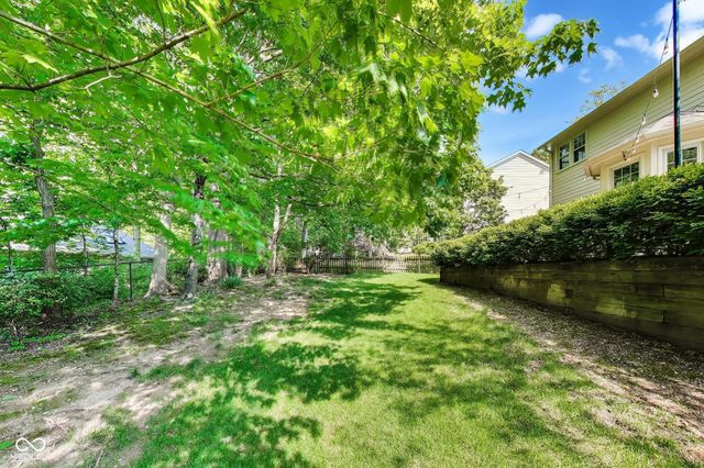 10878 Pine Bluff Drive, Fishers, IN 46037