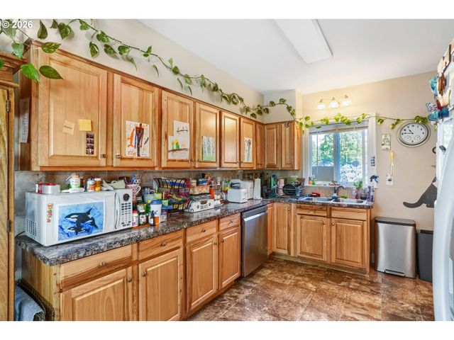 863 E St, Washougal, WA 98671