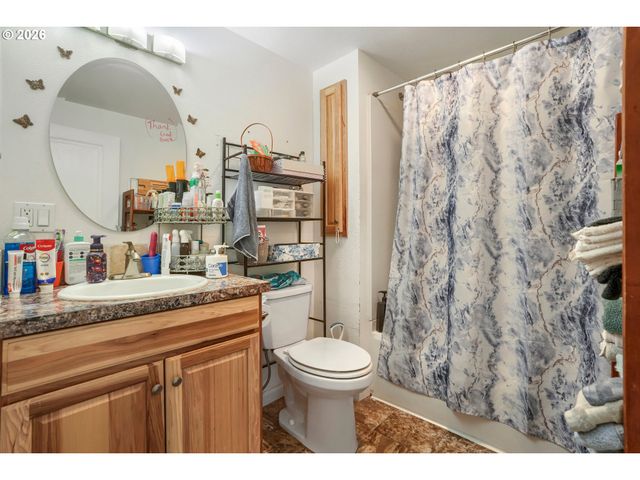 863 E St, Washougal, WA 98671