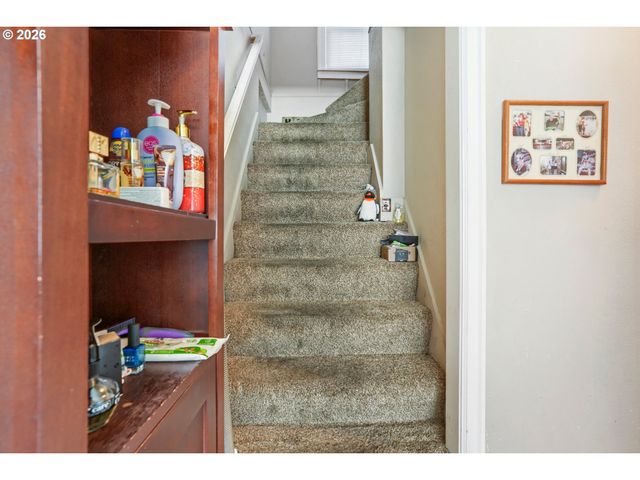 863 E St, Washougal, WA 98671
