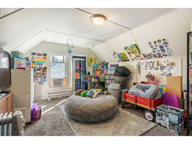 863 E St, Washougal, WA 98671
