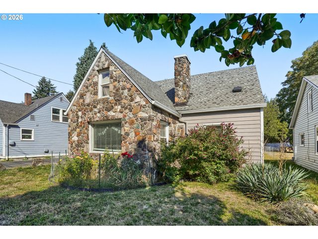 863 E St, Washougal, WA 98671