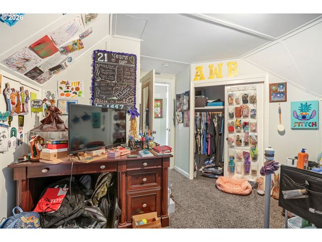 863 E St, Washougal, WA 98671
