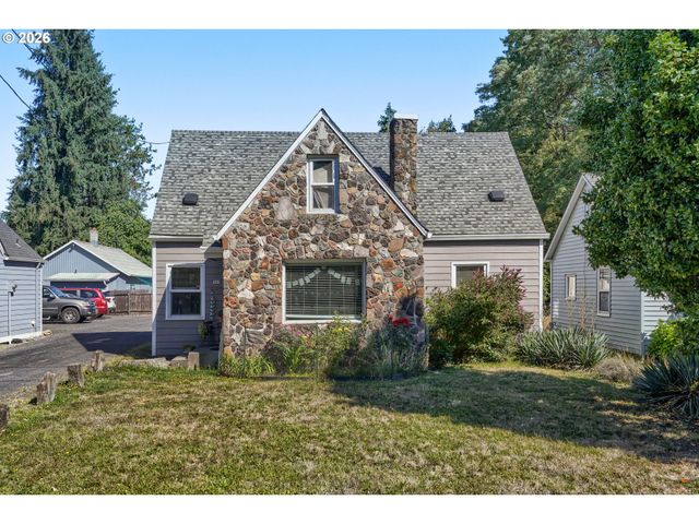 863 E St, Washougal, WA 98671
