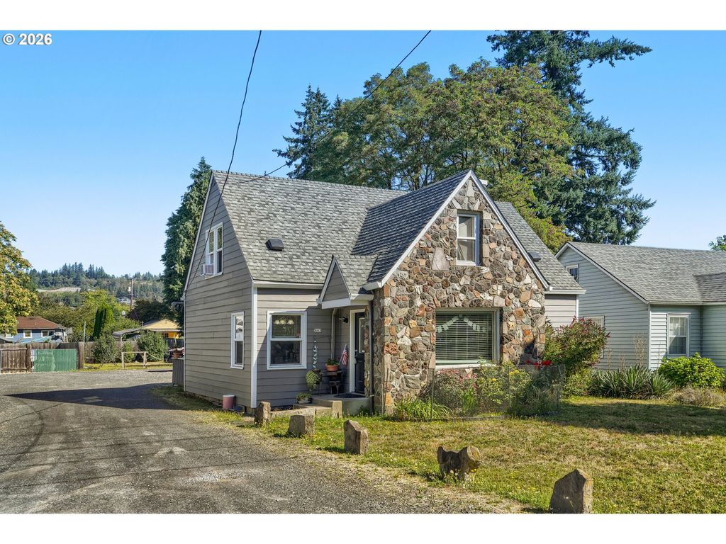 863 E St, Washougal, WA 98671