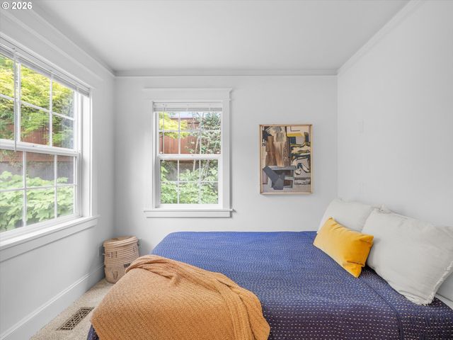 3331 Sw SEYMOUR St, Portland, OR 97239