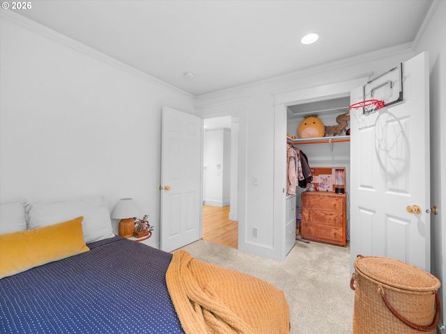 3331 Sw SEYMOUR St, Portland, OR 97239