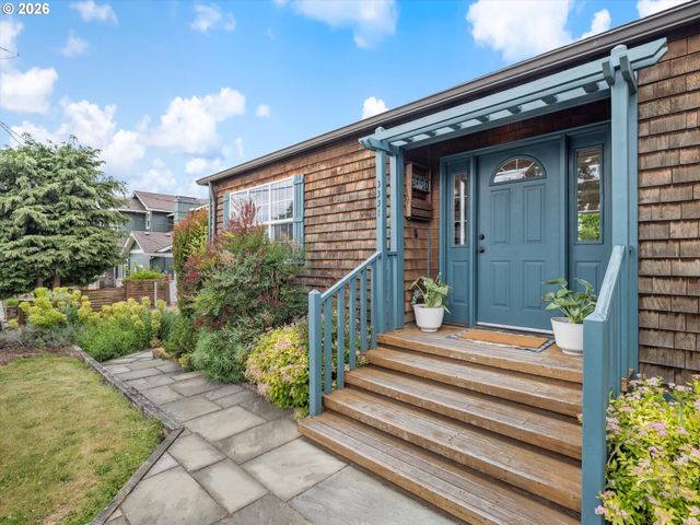 3331 Sw SEYMOUR St, Portland, OR 97239
