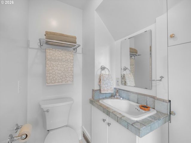 3331 Sw SEYMOUR St, Portland, OR 97239