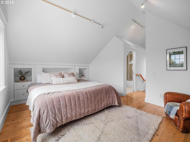3331 Sw SEYMOUR St, Portland, OR 97239