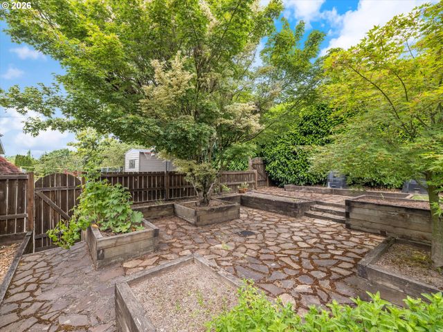 3331 Sw SEYMOUR St, Portland, OR 97239
