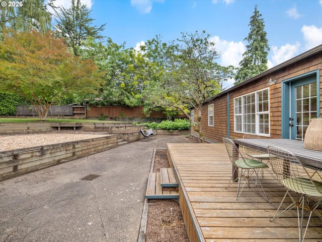 3331 Sw SEYMOUR St, Portland, OR 97239