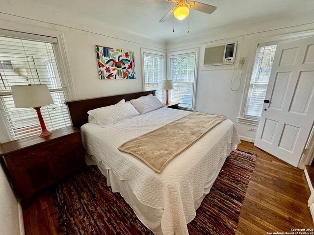 118 Callaghan Ave Apt B, San Antonio, TX 78210