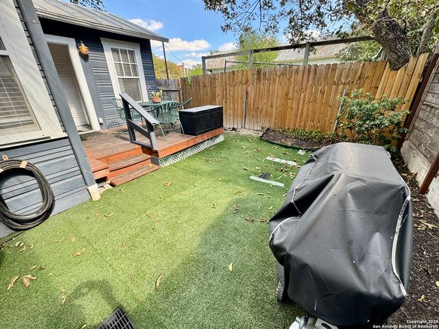 118 Callaghan Ave Apt B, San Antonio, TX 78210