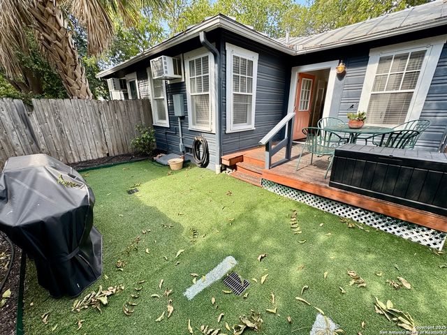 118 Callaghan Ave Apt B, San Antonio, TX 78210