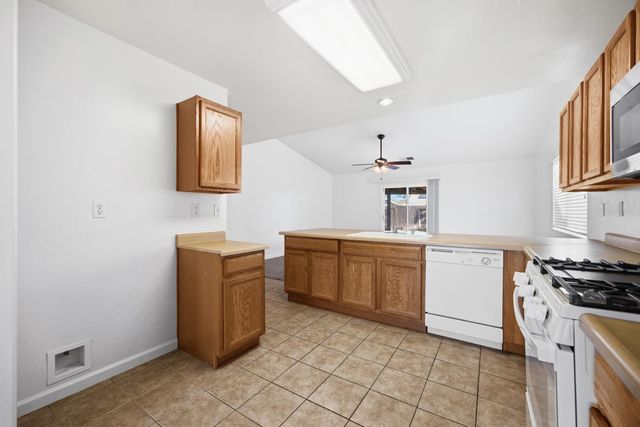 2650 W Sedona Avenue, Visalia, CA 93291