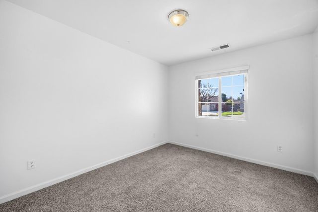 2650 W Sedona Avenue, Visalia, CA 93291