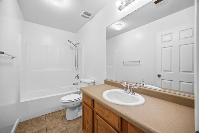 2650 W Sedona Avenue, Visalia, CA 93291