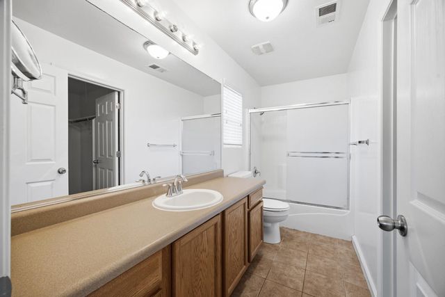 2650 W Sedona Avenue, Visalia, CA 93291